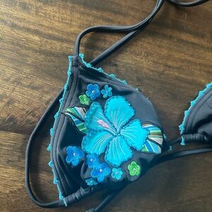 Billabong Black Bikini Top with Blue Floral (M)